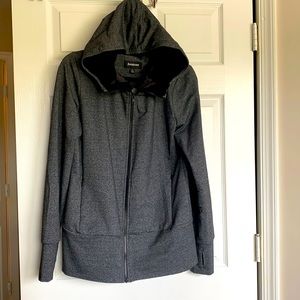 Betabrand travel Knockout Hoodie with faux fur NWOT